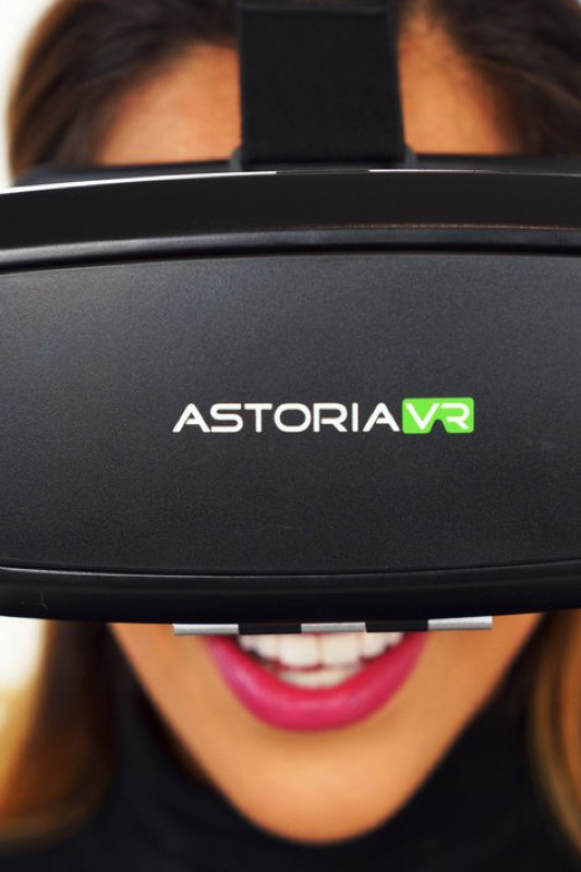 AstoriaVR headset